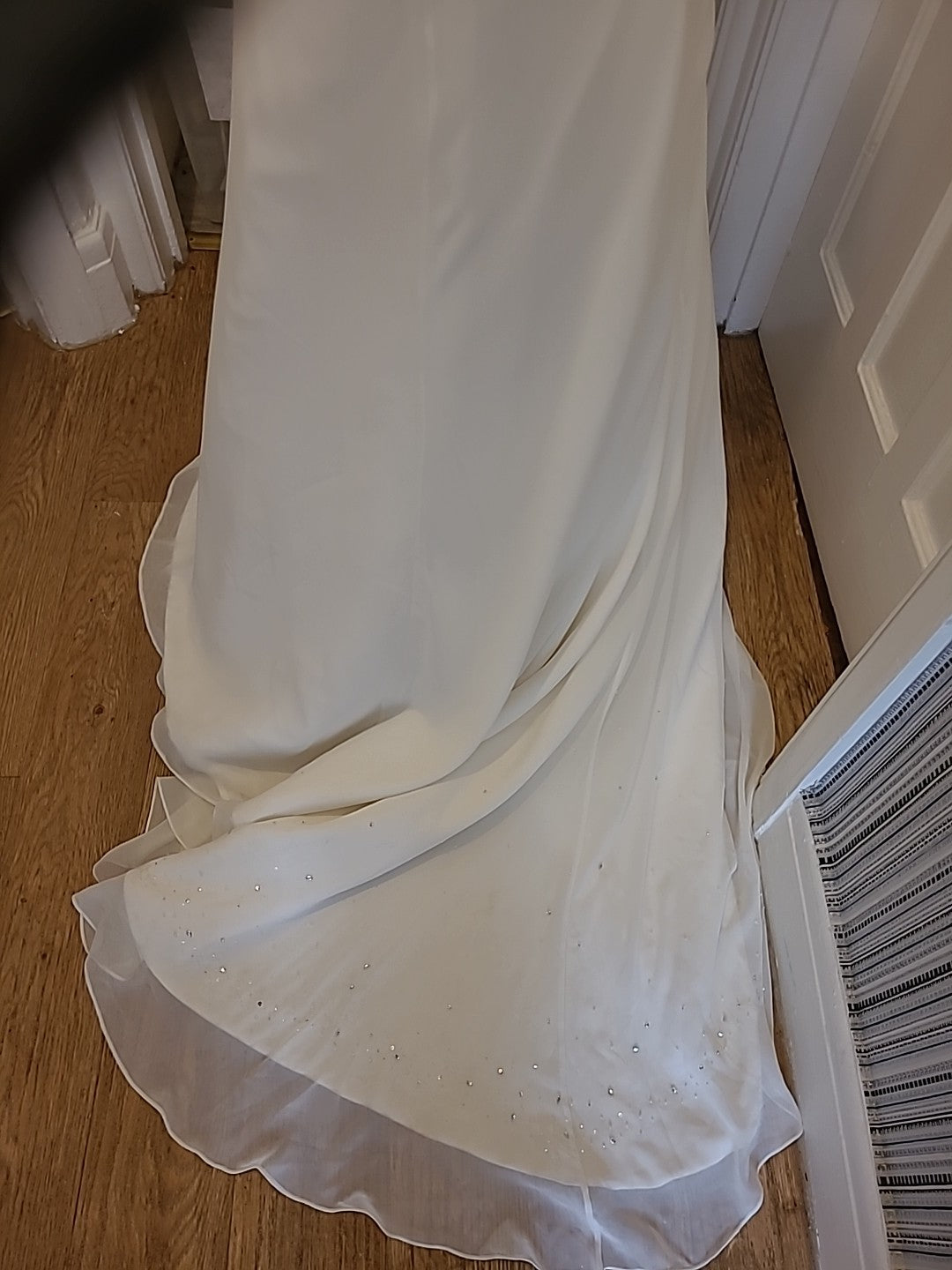 Ladies Wedding Gown Size 8 D'ZAGE Pale Ivory & Sequins