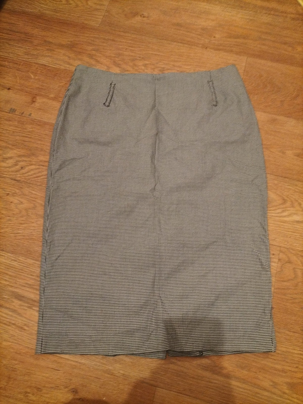 Ladies Oasis Size 10 Black And White Lined Pencil Skirt
