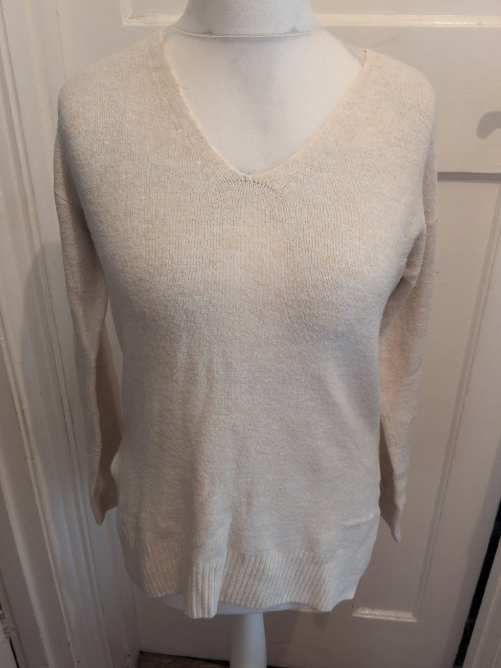 Tu 8 Winter White Cream Long Sleeve Jumper