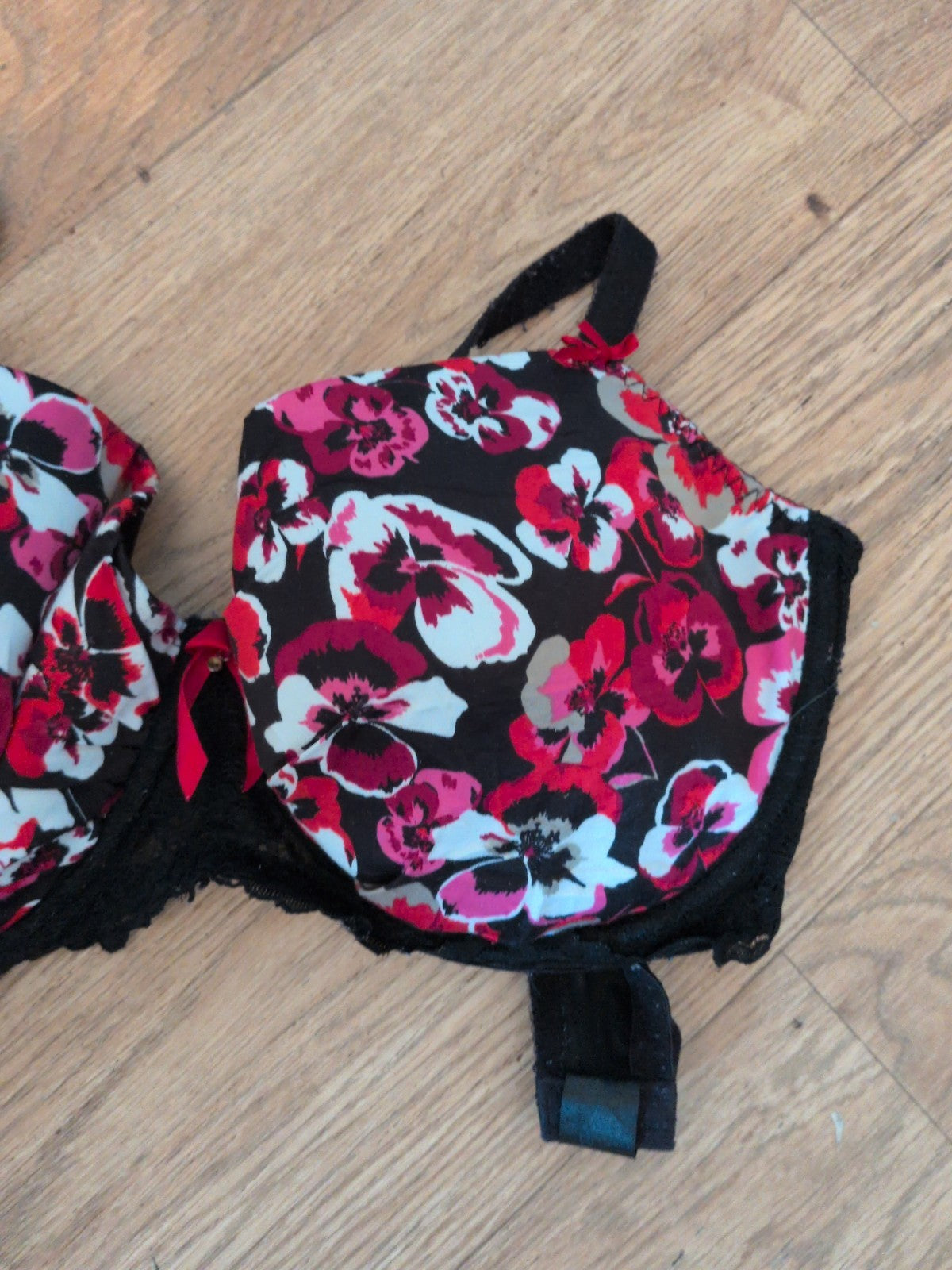 40D Black Floral Bra Padded And Wired