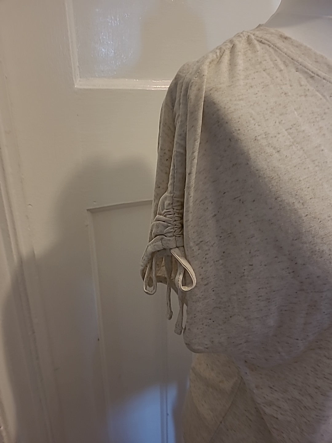Ladies Lands End Size Small Short Sleeved Pale Beige Fleck Top