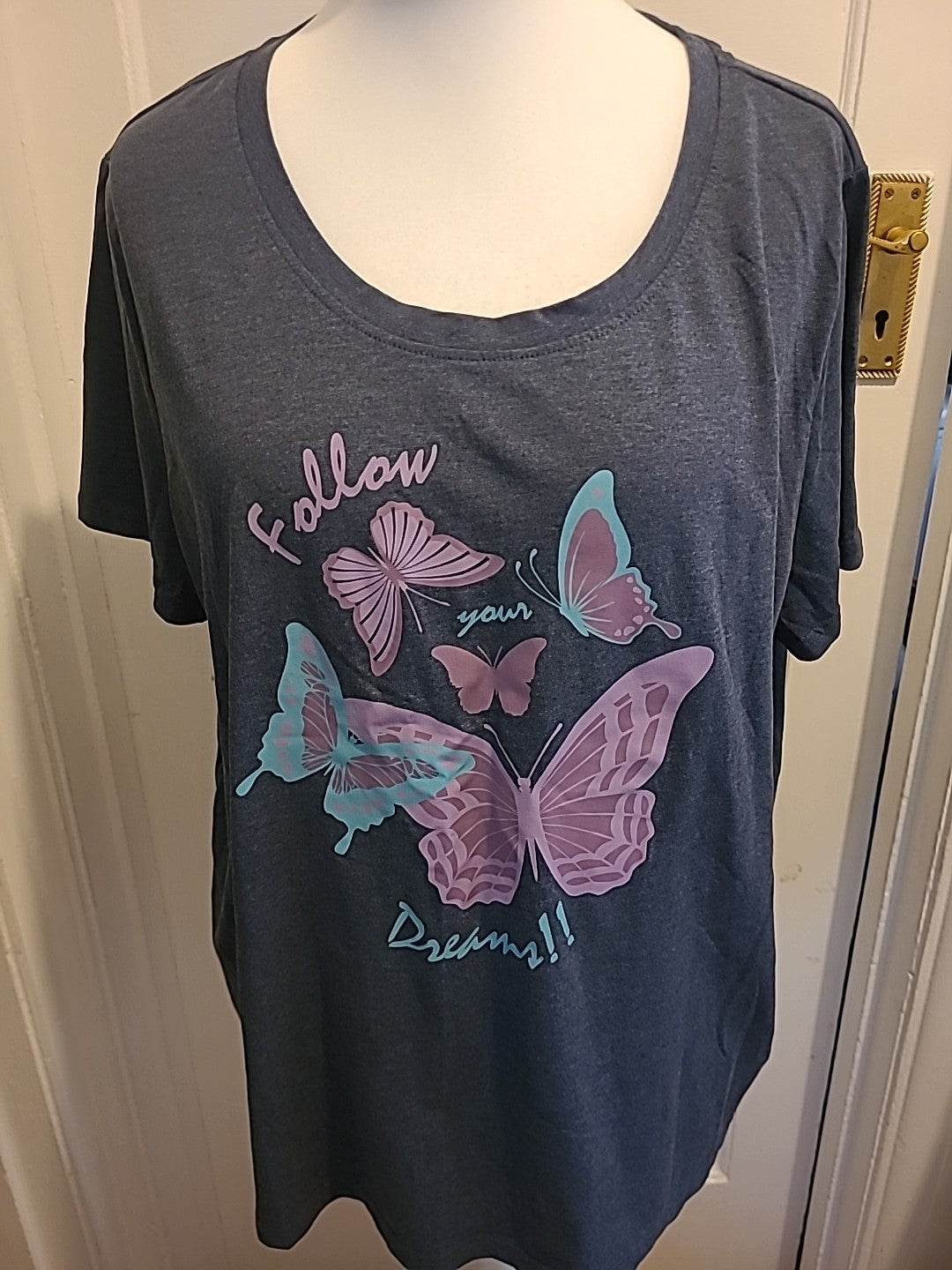Ladies Bon Prix Size XL Grey Butterfly Short Sleeved Tshirt