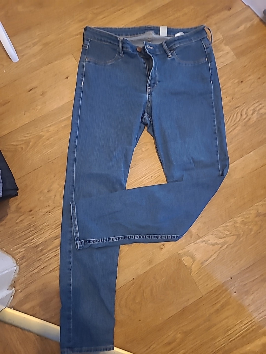 Ladies H&M Size 32" Skinny Ankle Jeans