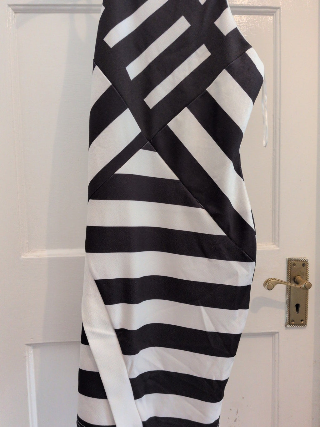 River Island 10 Black And White Sleeveless Pencil Dress