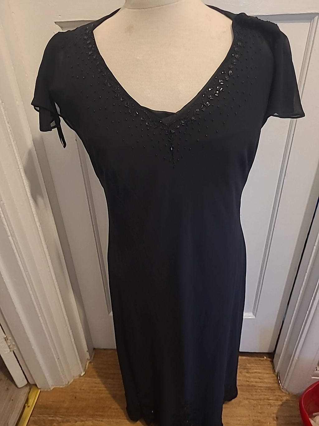 Ladies Debut Size 18 Black Long Length Lined V Neck Short Sleeved Dress