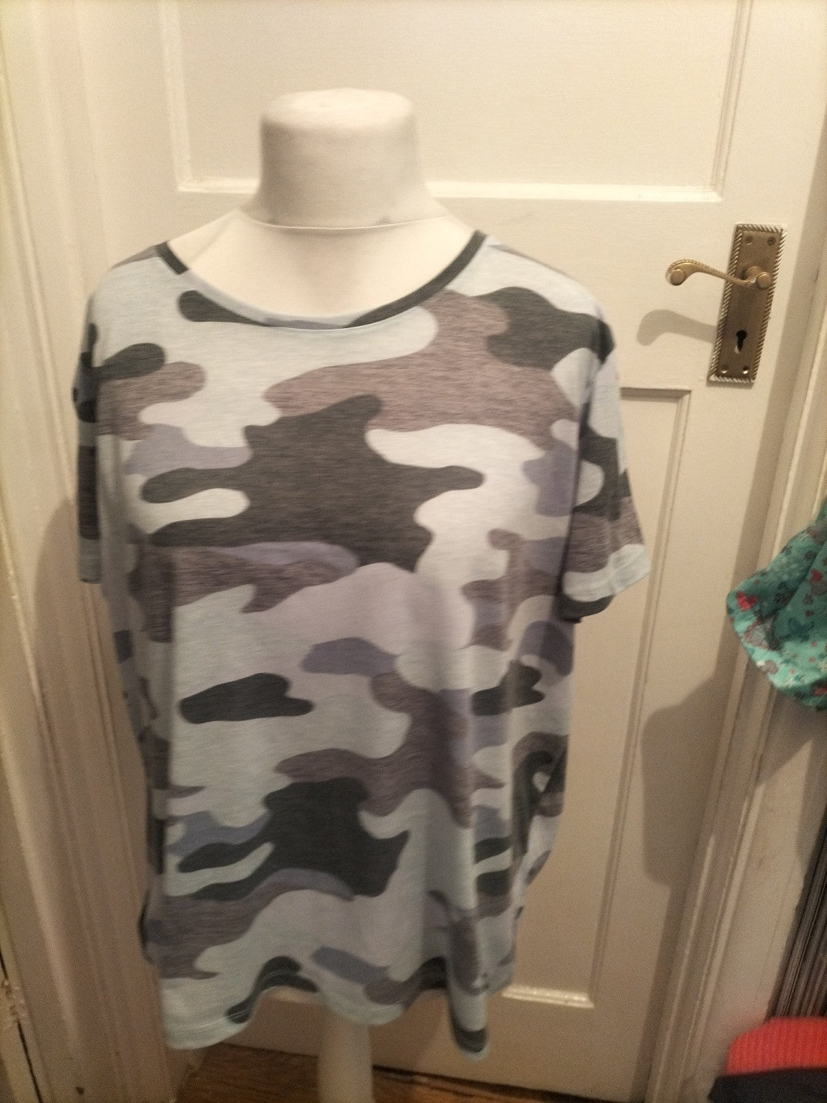 Marks And Spencer 22 Camo Style Pattern Short Sleeve T-shirt