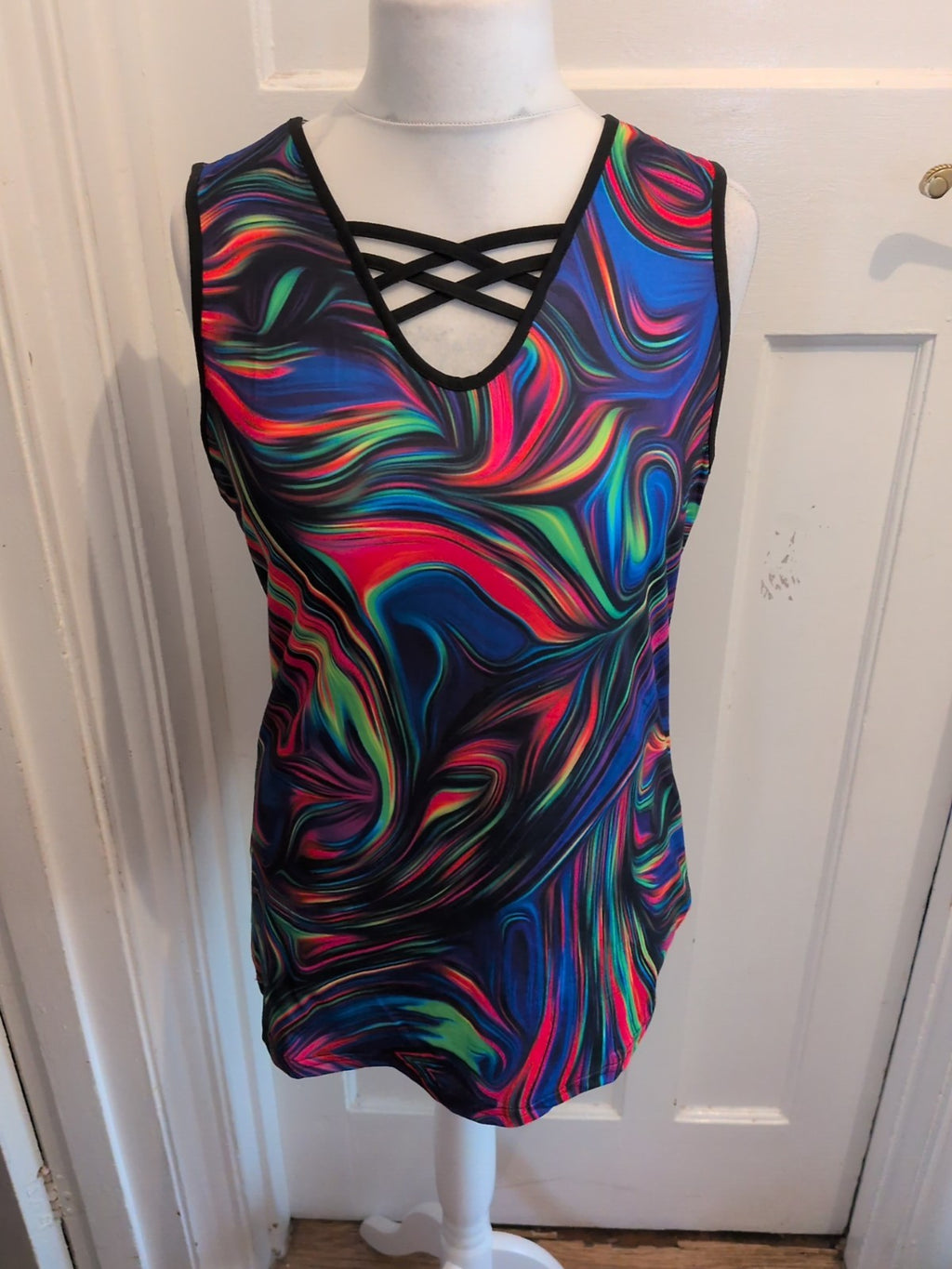 Ladies Sleeveless Top Multicoloured V Neck Size Large[12-14] Free Delivery