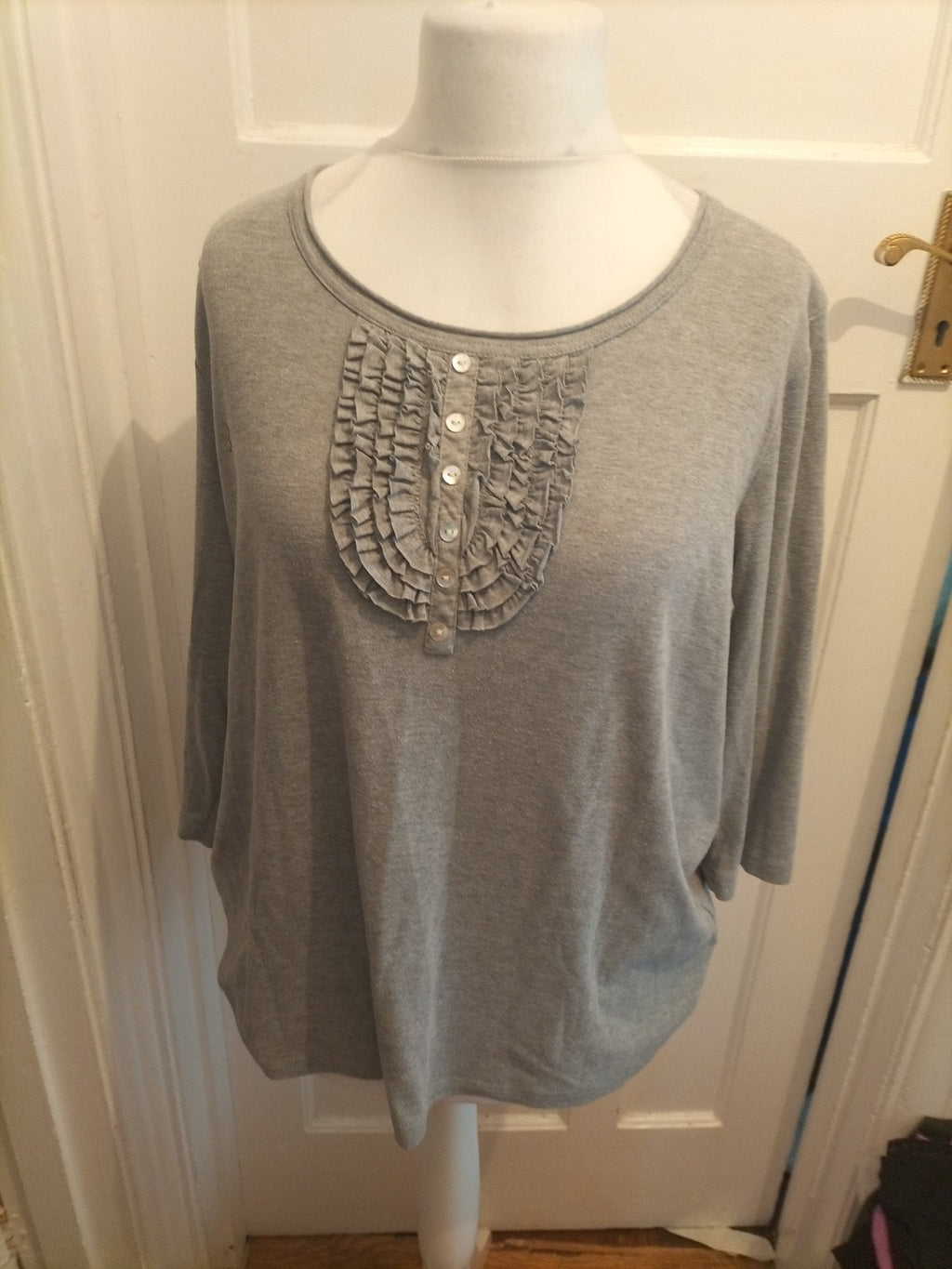 BM Casual Xl grey Scoop Neck Patterned Chest Long Sleeve Blouse