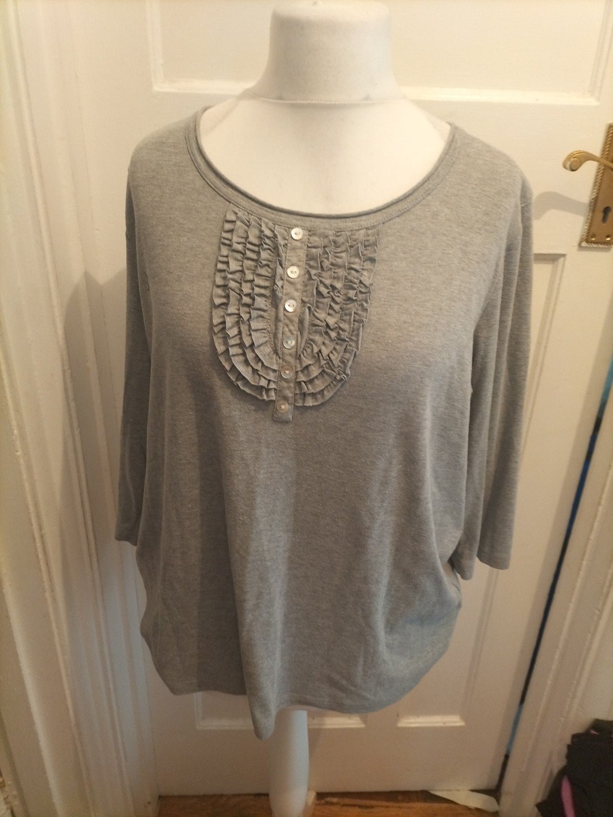 BM Casual Xl grey Scoop Neck Patterned Chest Long Sleeve Blouse
