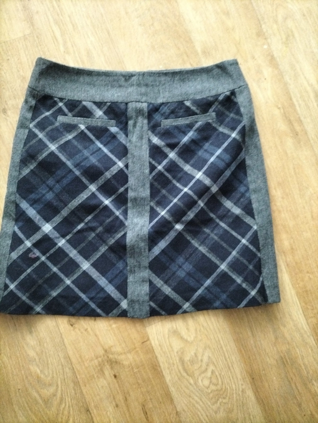Ladies Autograph Size 10 Navy Mix Patterned Skirt