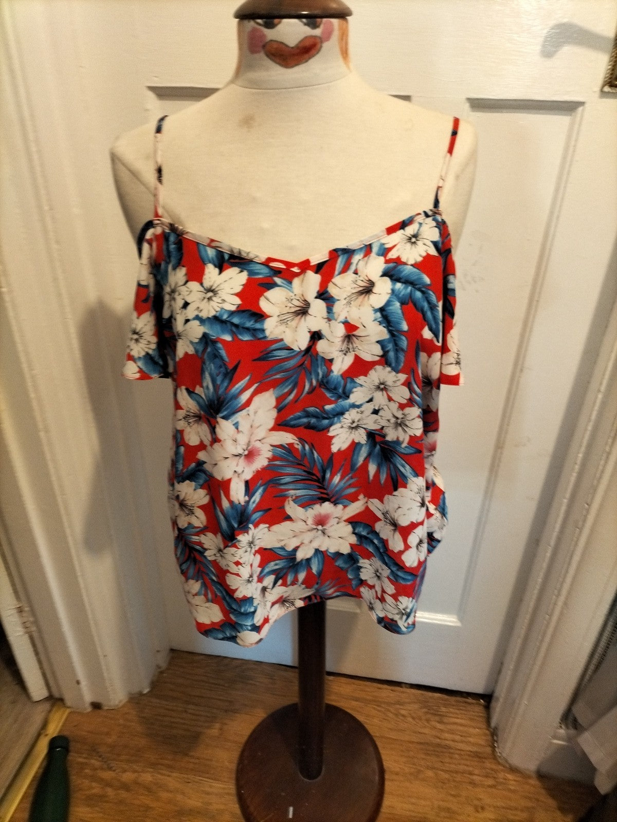 Ladies New Look Size 12 Blue With Red And White Floral Short Sleeved Top