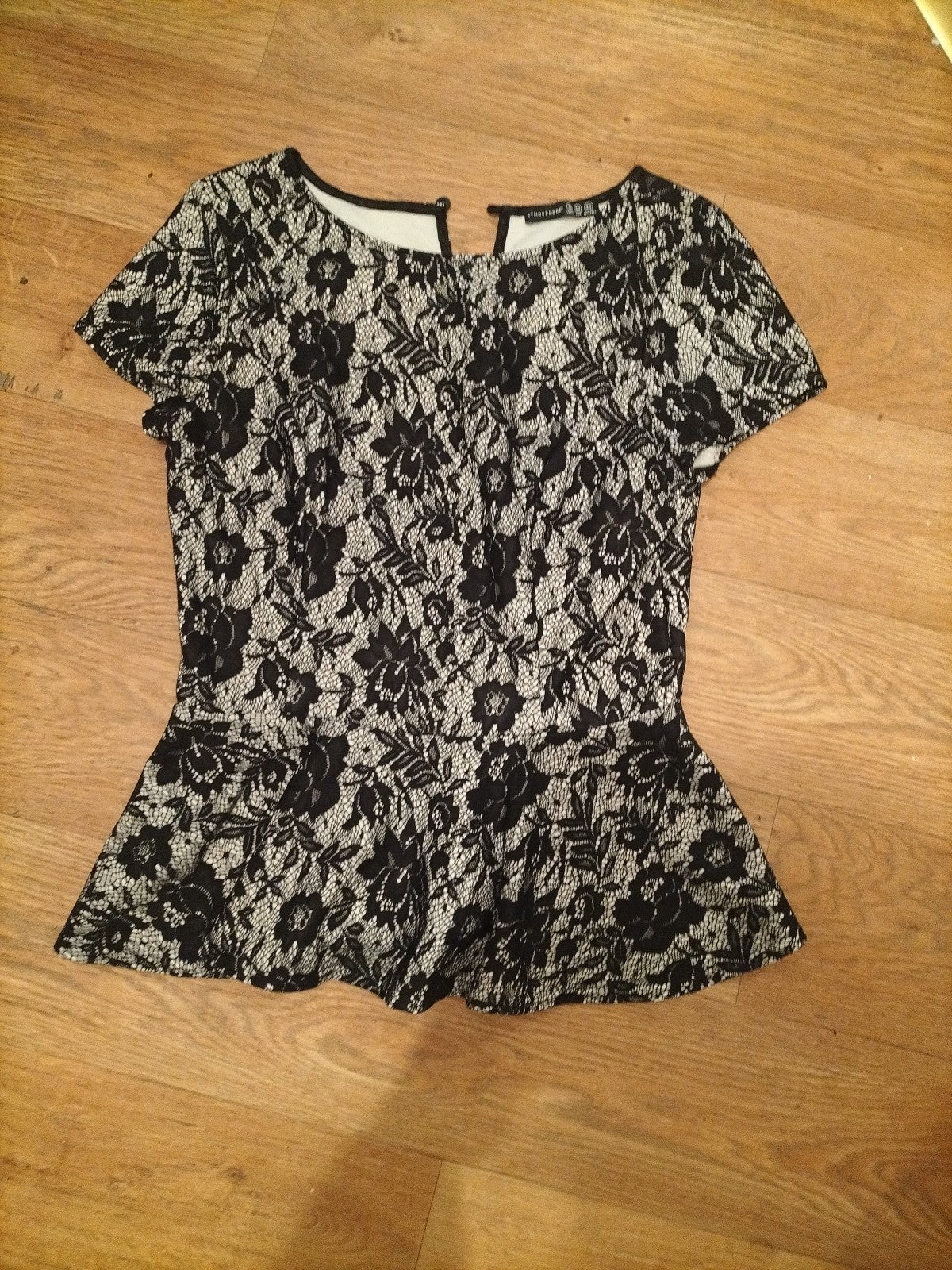 Ladies Primark Size 10 Black And White Floral Short Sleeved Blouse