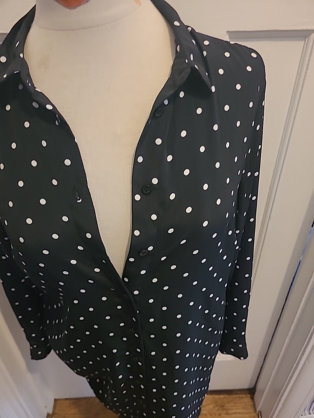 Ladies Peacocks Size 12 Black White Spotted Long Sleeve Blouse
