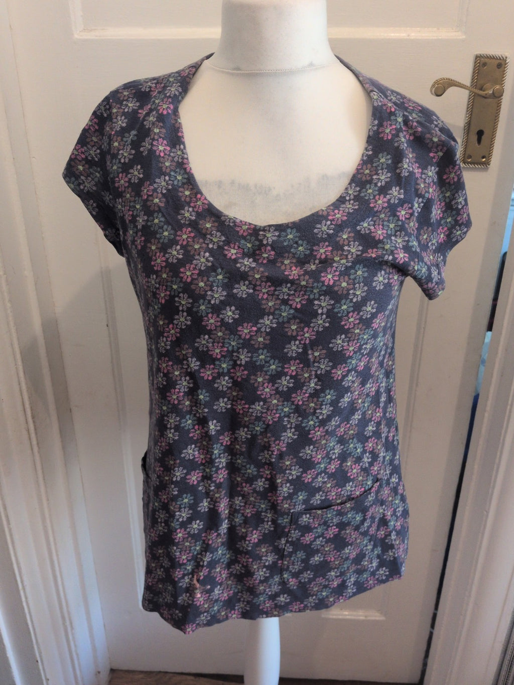 Ladies Mistral Size 14 Navy Flower Short Sleeve Blouse