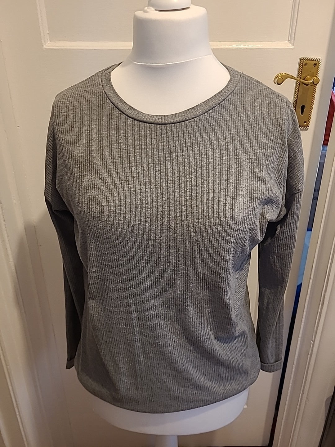 Ladies Primark Size 6/8 Grey Ribbed Long Sleeved Jumper