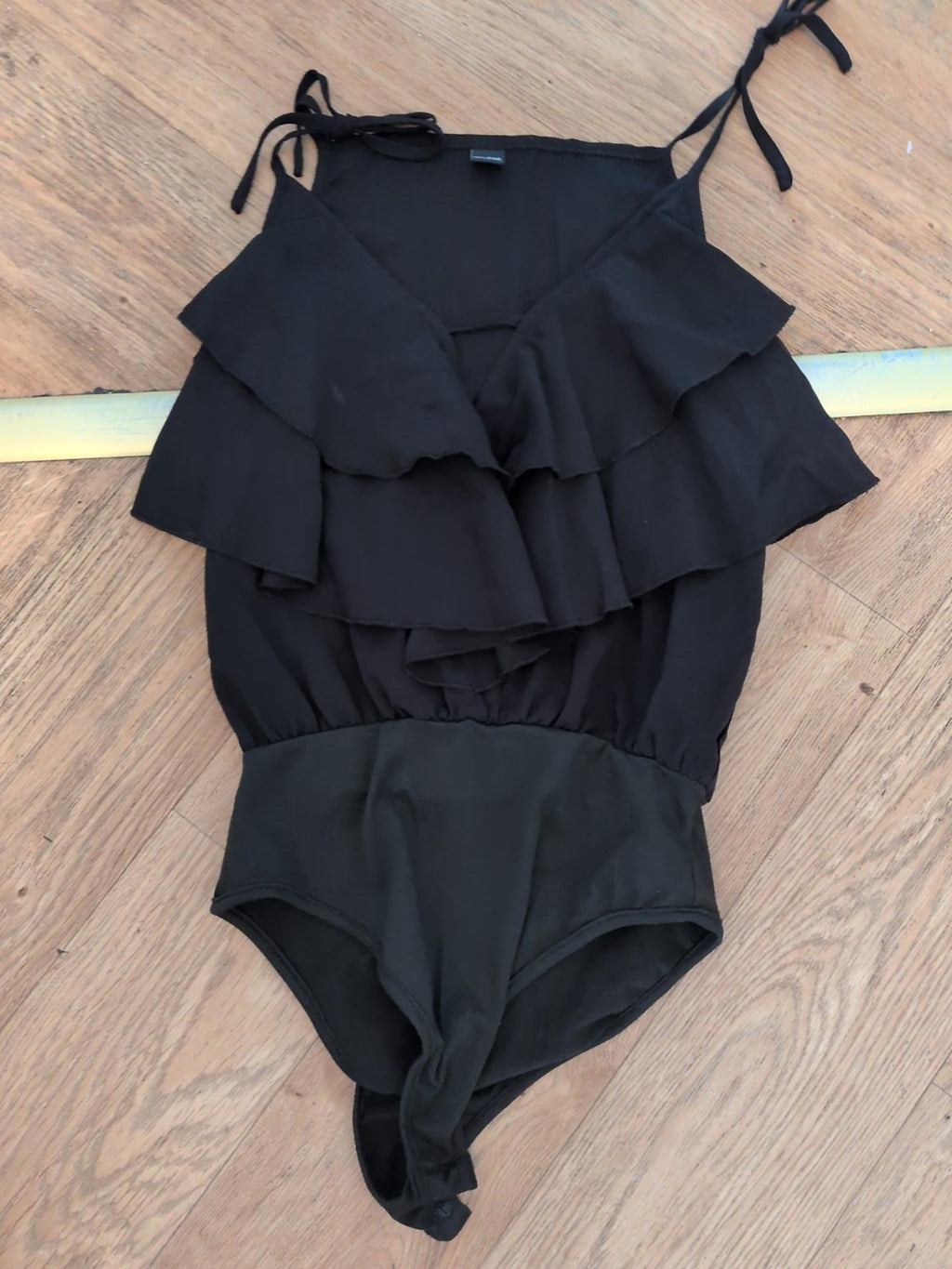 Shein XS Black V Neck Frilly Sleeveless Bodysuit