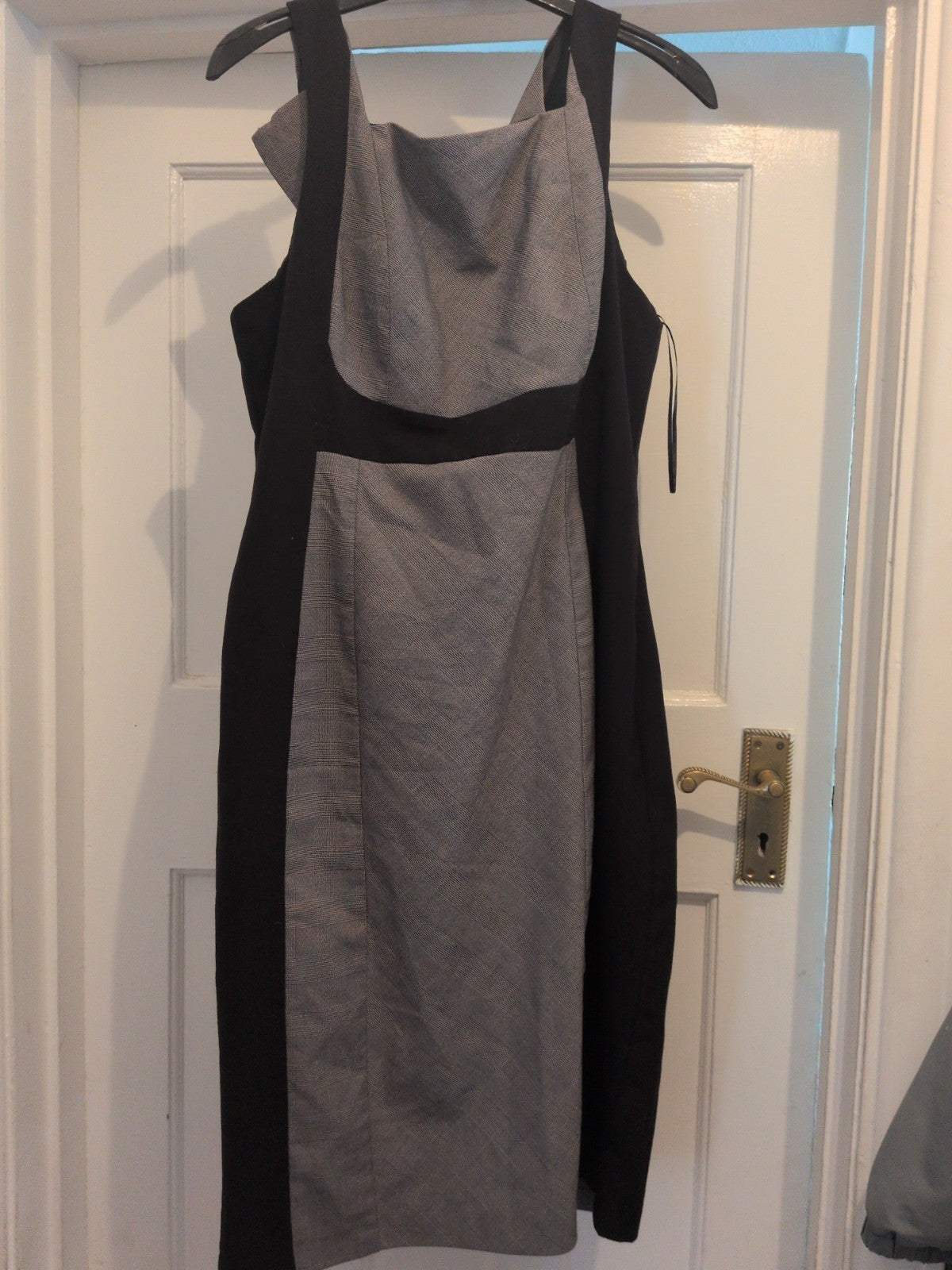 Tu 14 Black With Grey Fleck Lined Sleeveless Dress