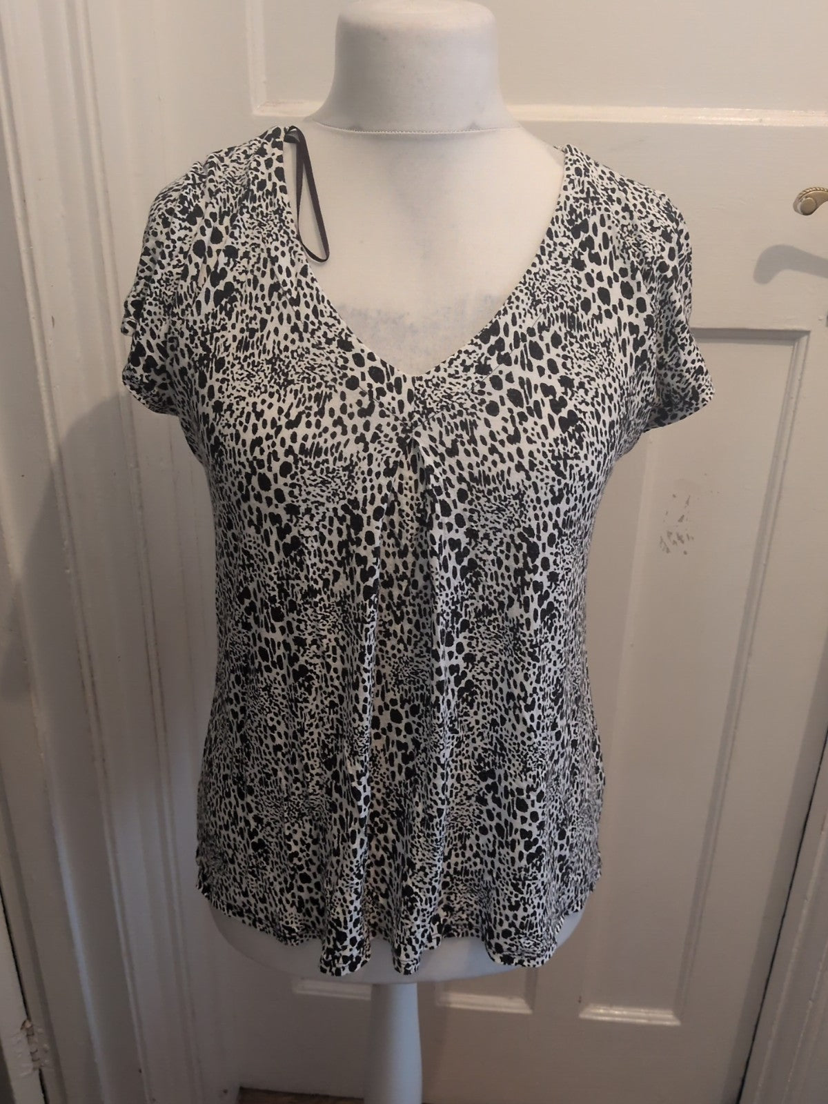 Tu 8 Black And White Short Sleeve T-shirt Blouse