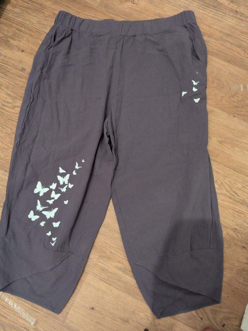 Ladies 2XL Grey With Butterflies Elasticated Crop Trousers