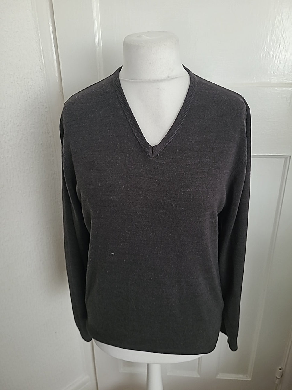 Mens M&S Size M Grey V Neck Jumper Cashmillon