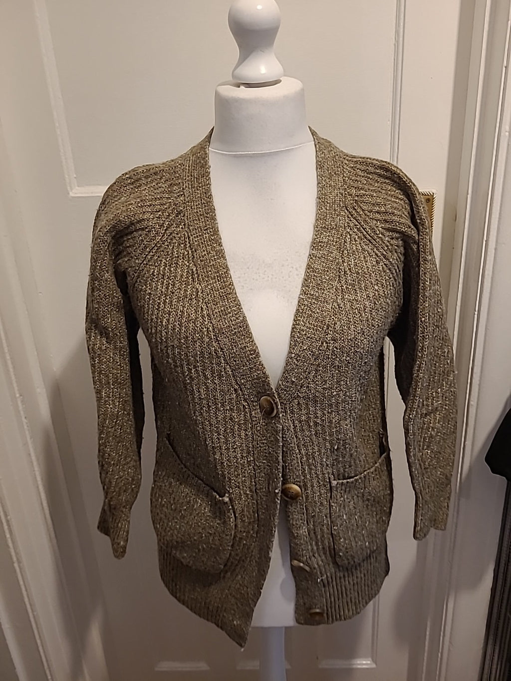 laides tu size small kharki long sleeve knitted cardigan signs of bobbling