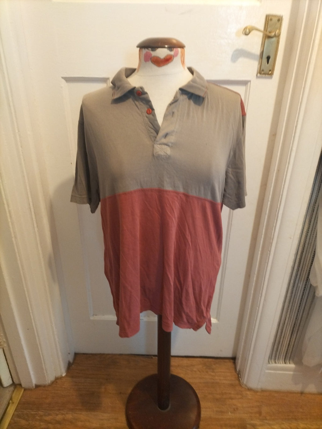 Mens Avenue Size Large Greyish/Red Striped Polo