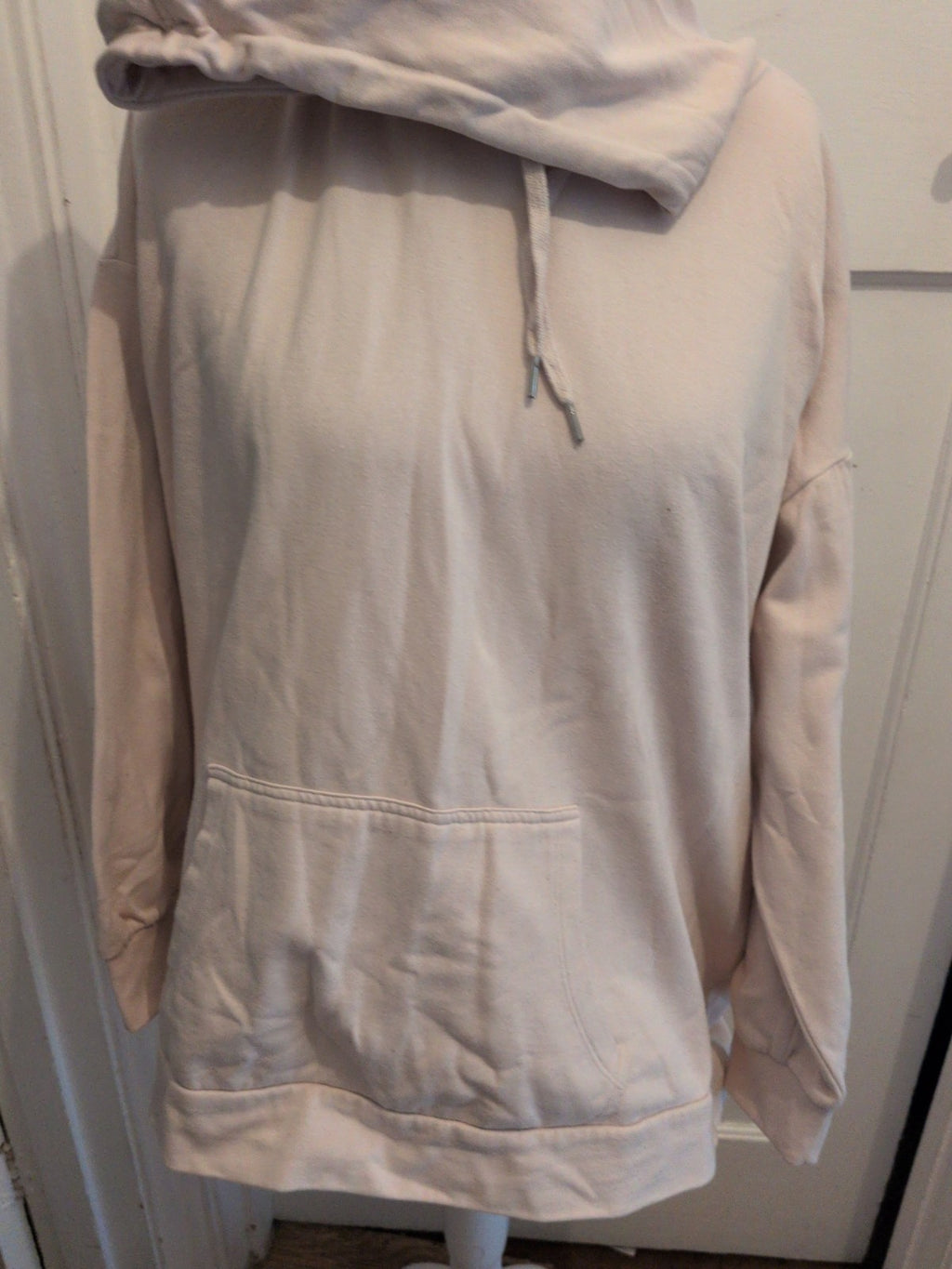 Tu 22 Cream Long Sleeve Pullover Hoodie