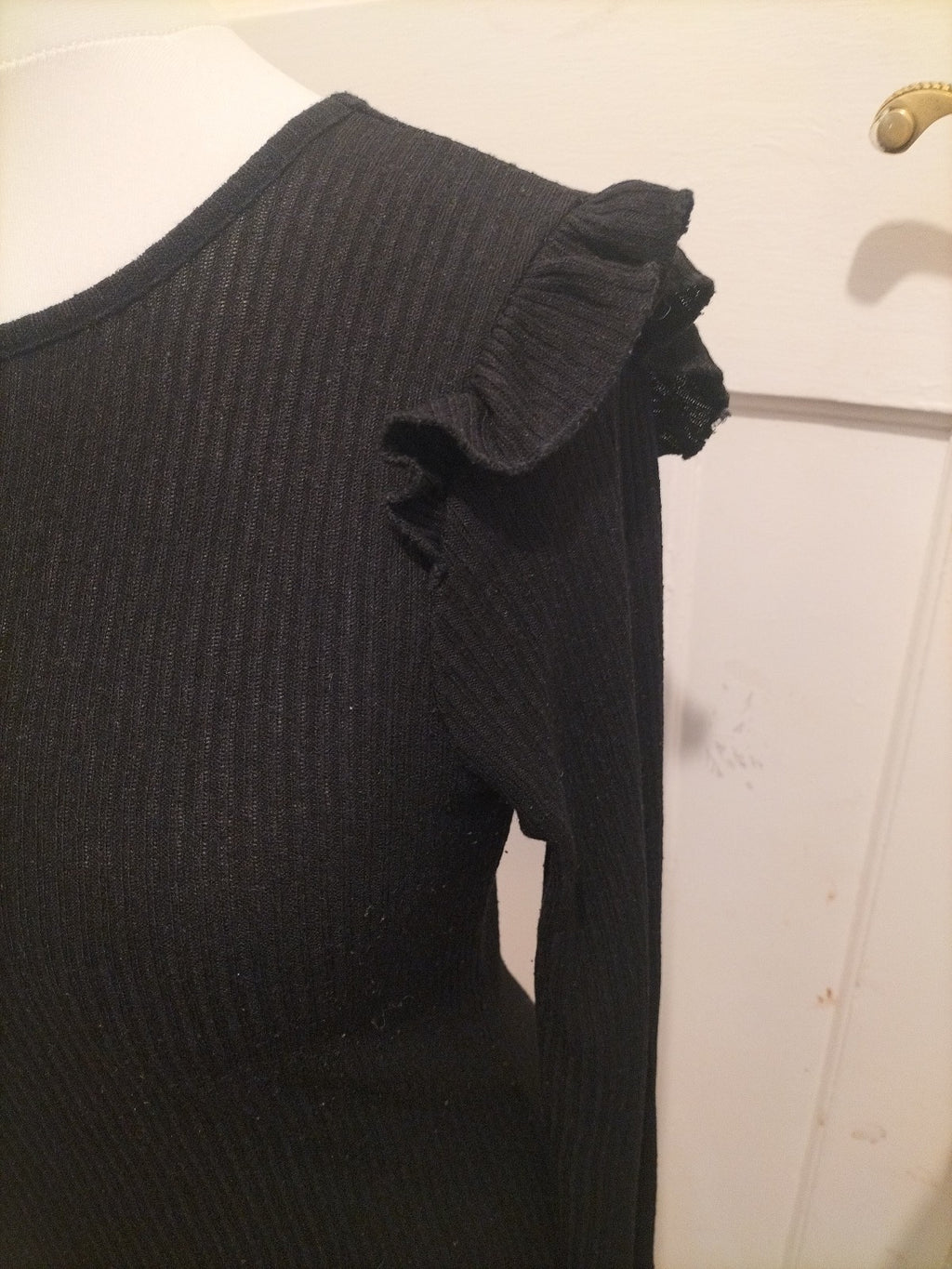 Ladies New Look Size 8 Black Ribbed Long Sleeved Tshirt Round Neck