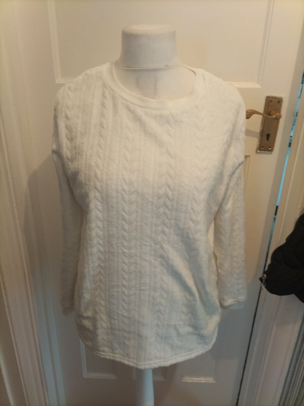 Ladies Primark Size 12-14 White Fluffy Jumper Loungewear