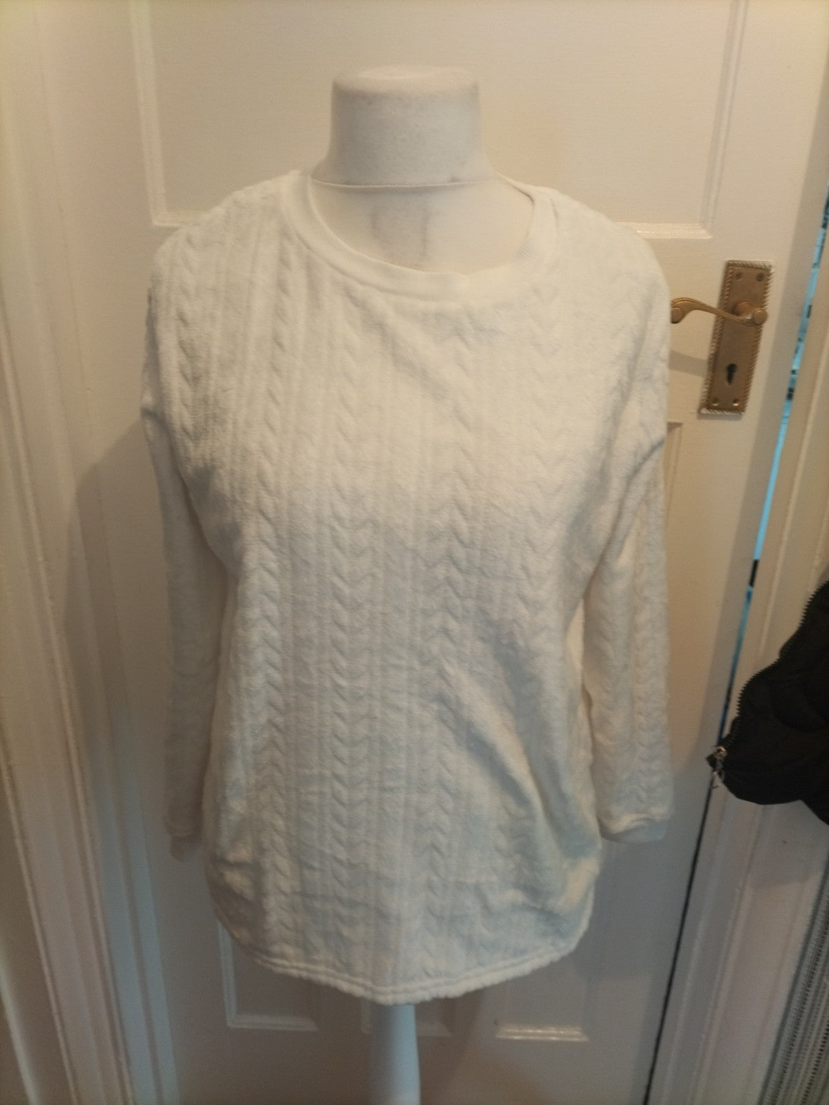 Ladies Primark Size 12-14 White Fluffy Jumper Loungewear