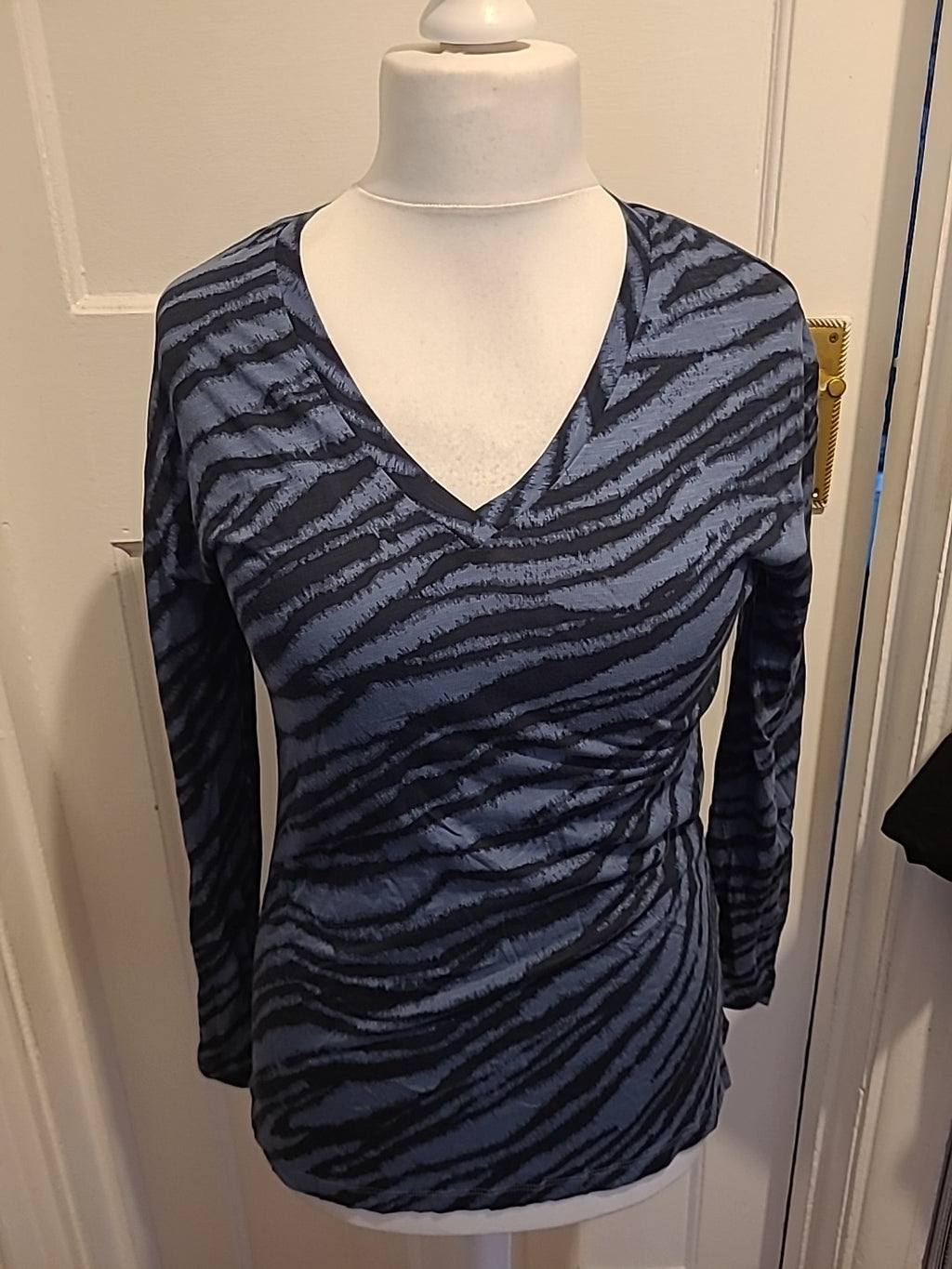 Ladies Marks And Spencer Size 6 Blue Black Long Sleeved V Neck Blouse