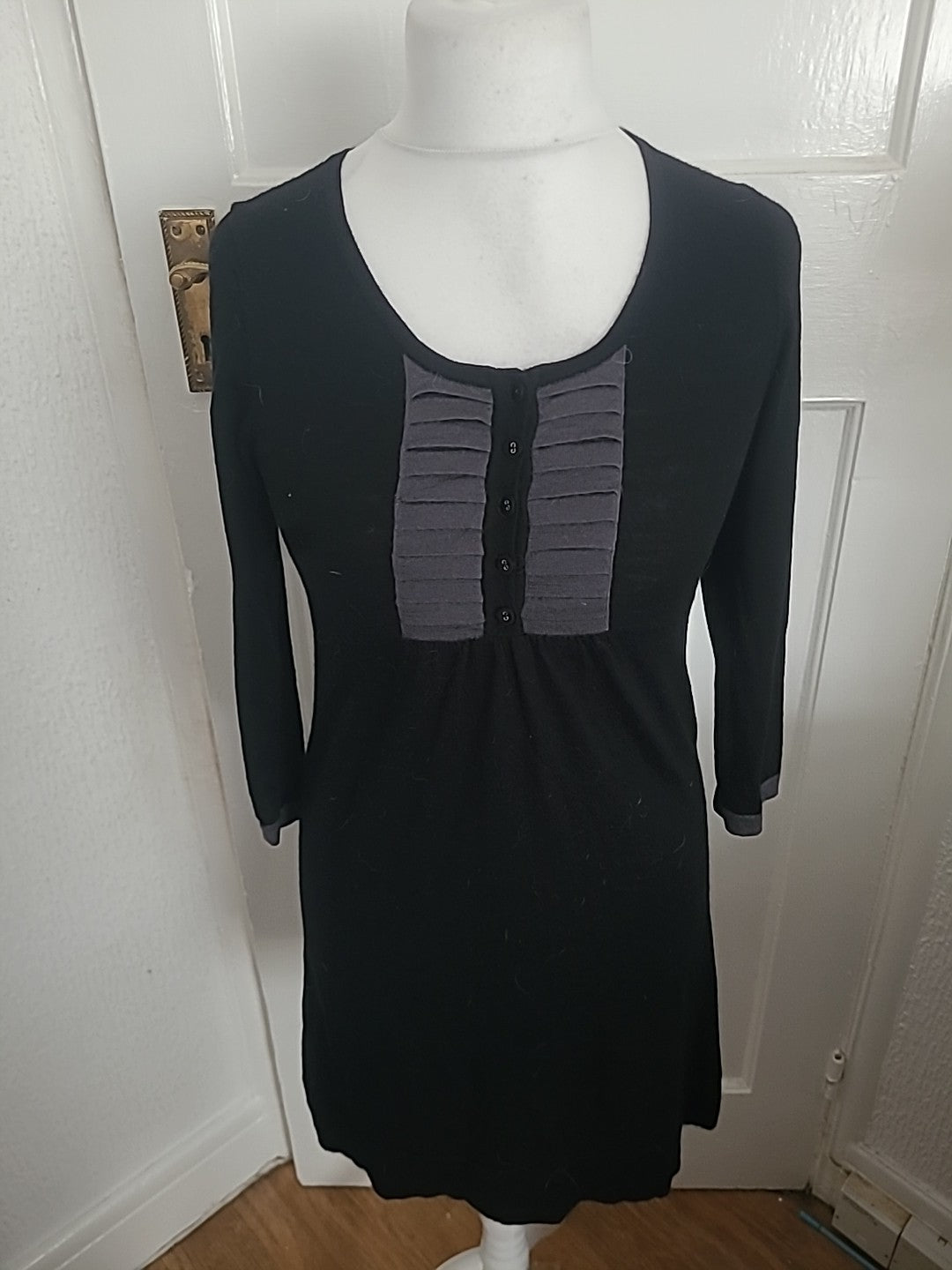 Ladies Boden Size 10 Black Long Sleeved Frill Centre 3/4 Sleeved Dress