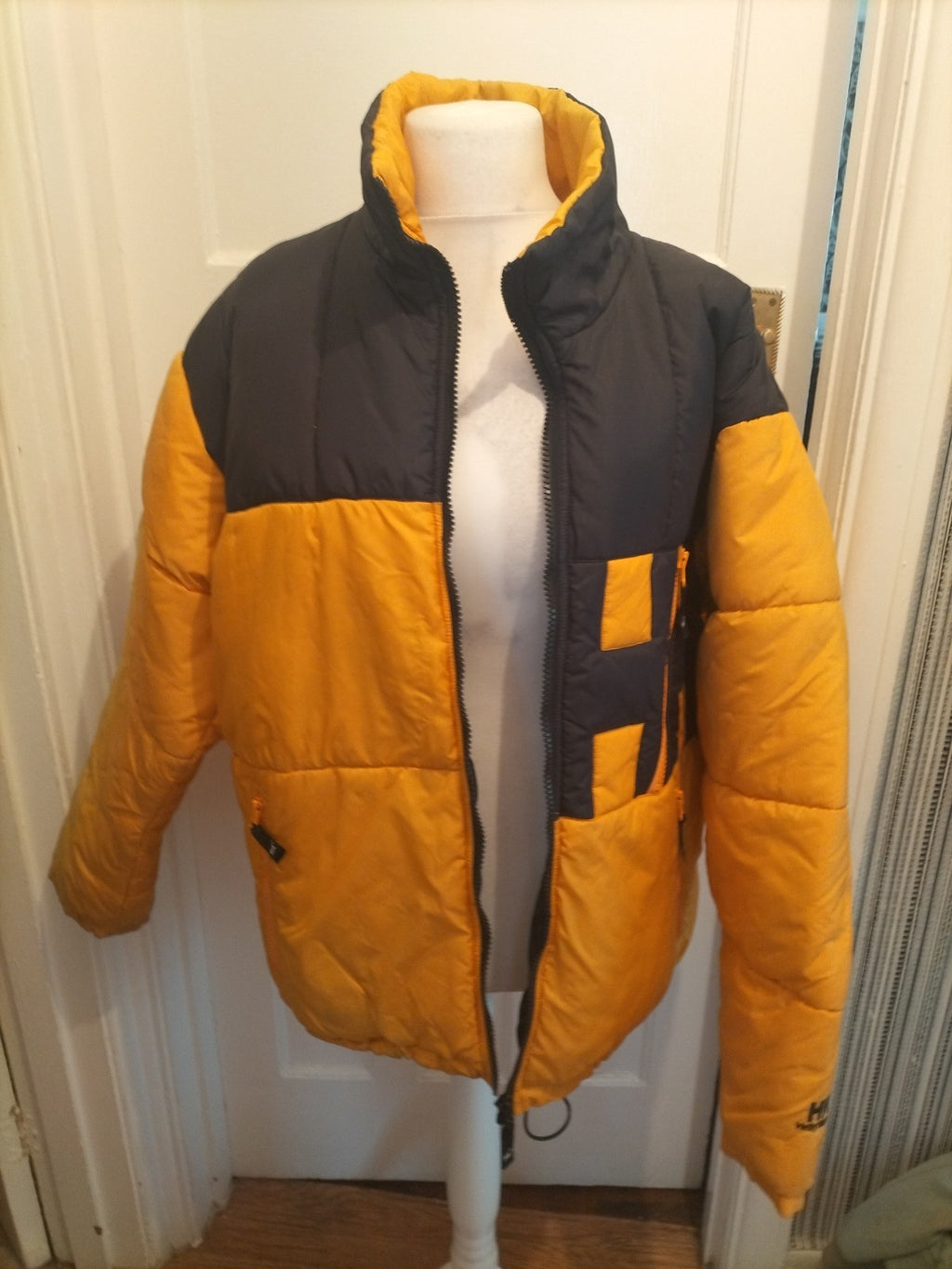 Mens Helly Hanson Size Small Yellow And Black Puffer Long Sleeved Coat(has A...