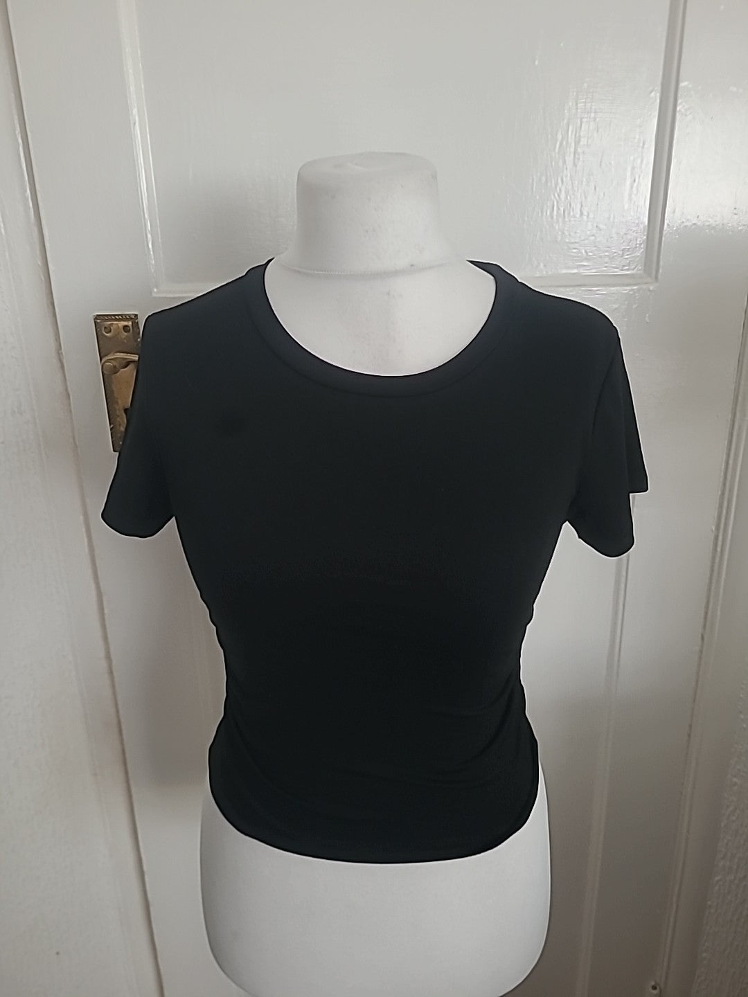 Ladies Size M Black Short Sleeved Ruched Side Tshirt