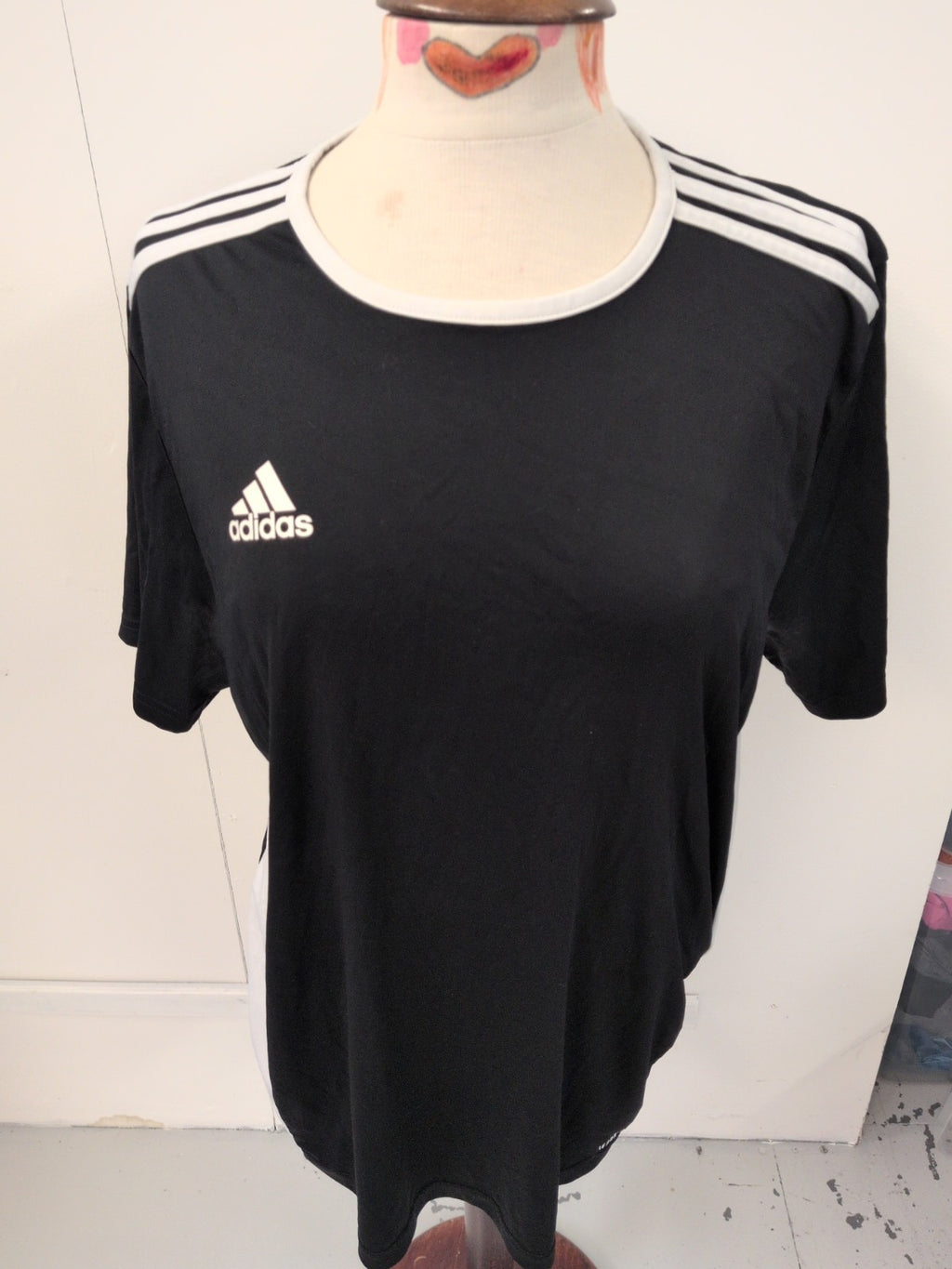 Adidas Large Black With White Trim Short Sleeve T-shirt