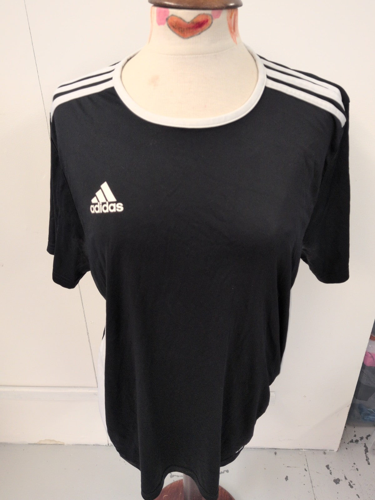 Adidas Large Black With White Trim Short Sleeve T-shirt