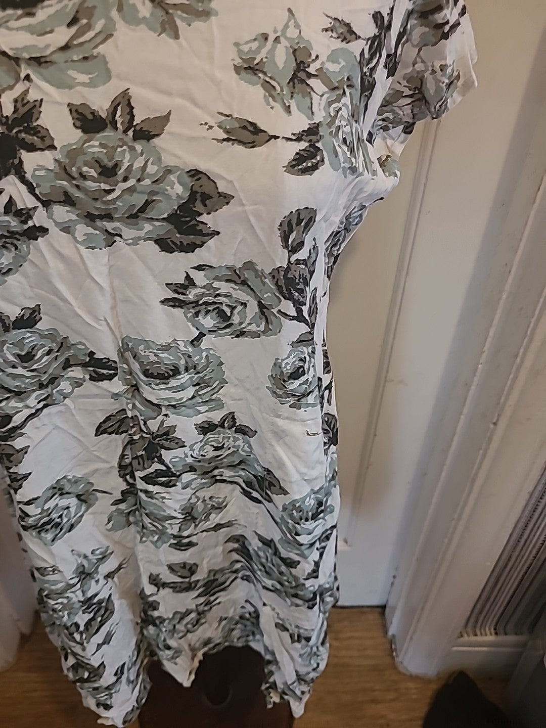 Ladies Masai Size Small White Green Floral Short Sleeved Dress