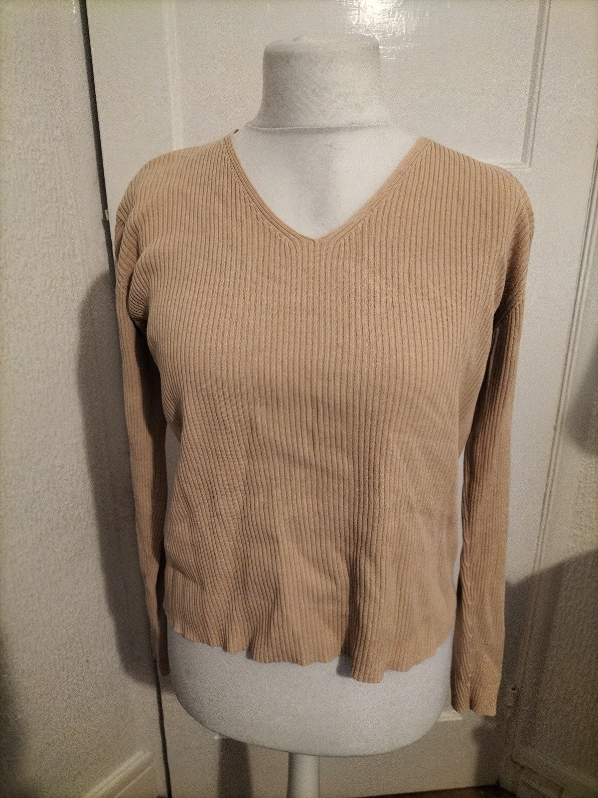 Ladies Jeff&Co Size Large Beige Ribbed V Neck Blouse