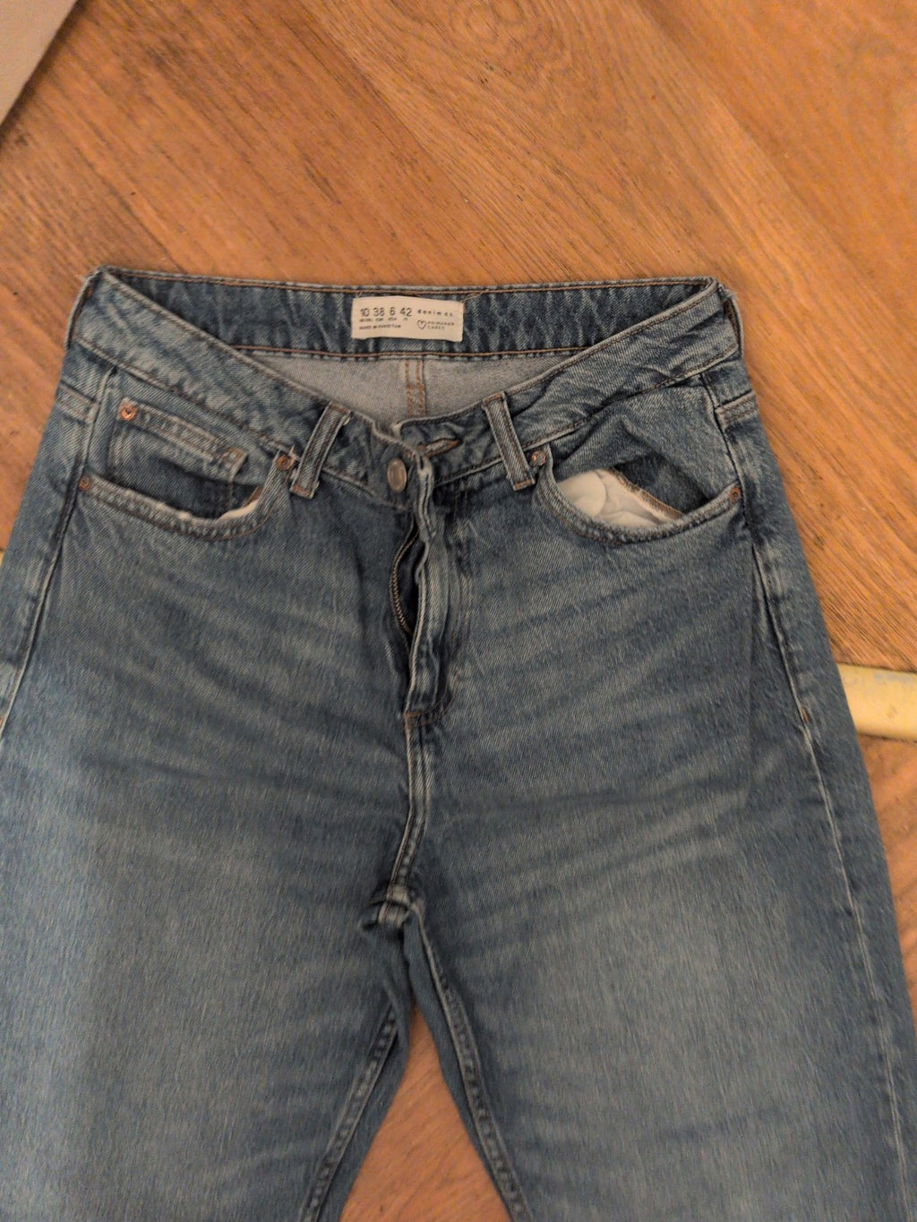 Ladies Denim&Co Size 10 Straight Blue Jeans