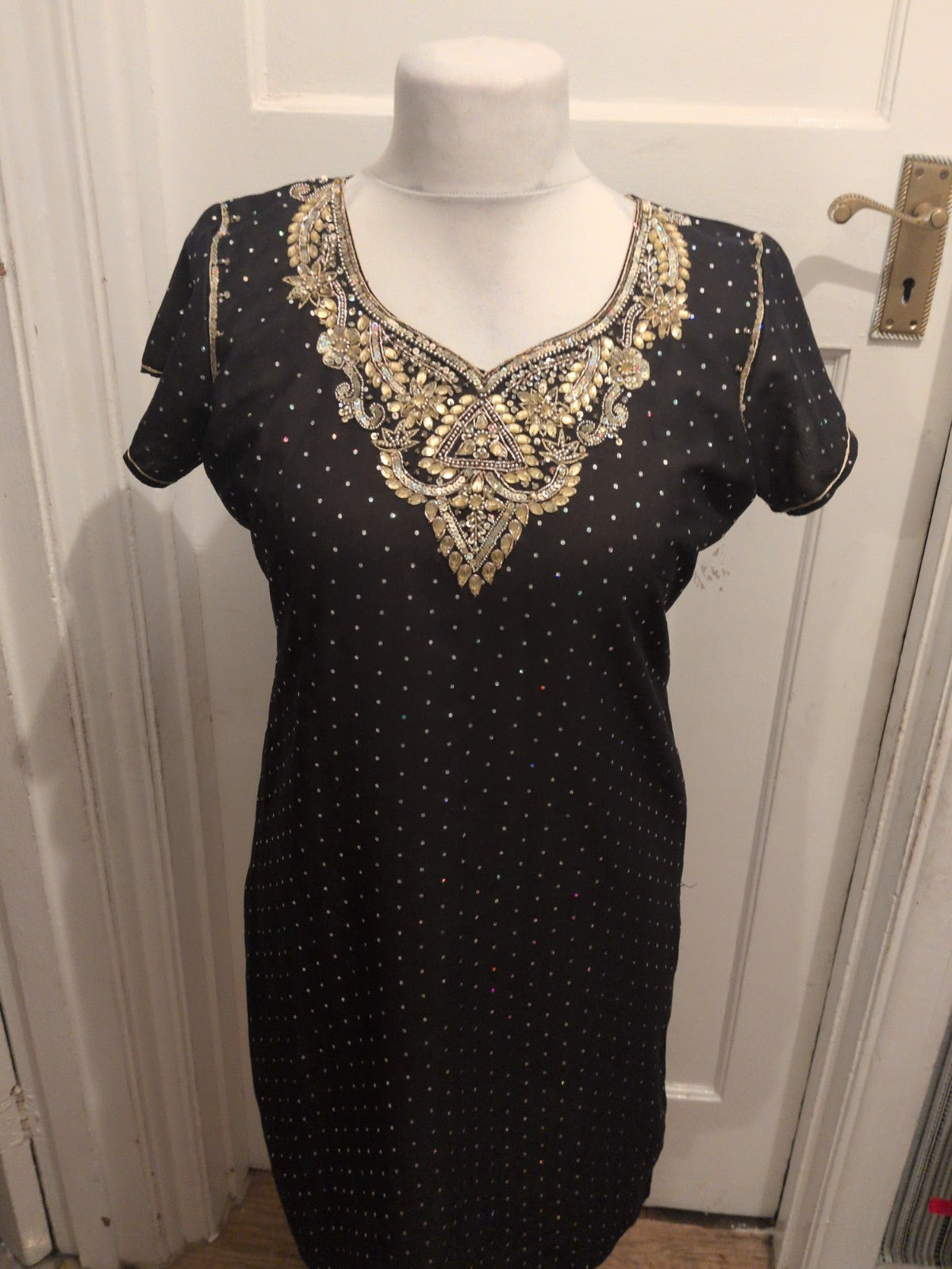 Ladies Size Medium Black With Silver Diamante Sleeveless Dress Midi
