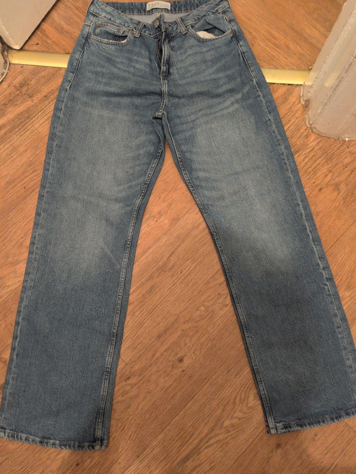 Ladies Denim&Co Size 10 Straight Blue Jeans