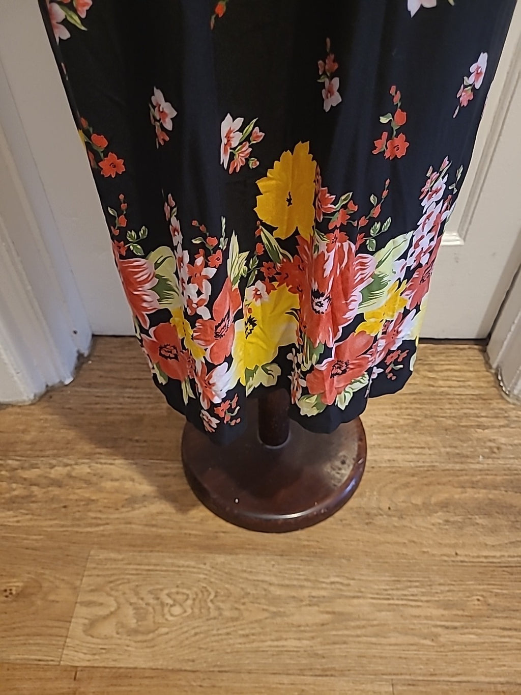 Ladies George Size 12 Black Red Yellow Floral Open Shoulder Short Sleeved Dress