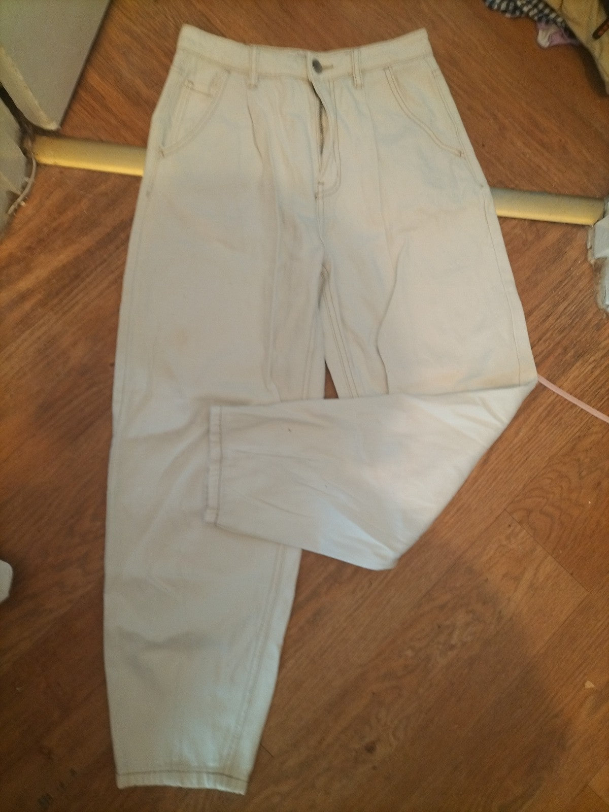 Stradivarius 8 White Straight Leg Jeans