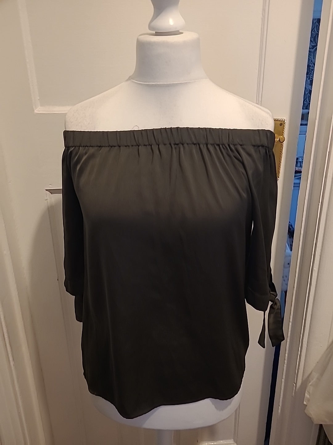 Ladies Size M/L Dark Khaki Elasticated Hem Blouse