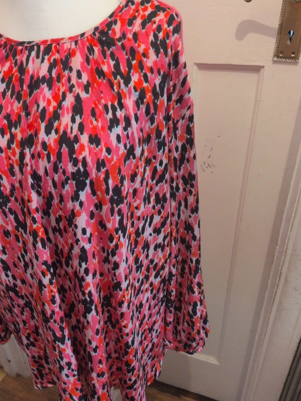 Ladies M&S Collection Size 20 Pink Patterned Long Sleeve Blouse