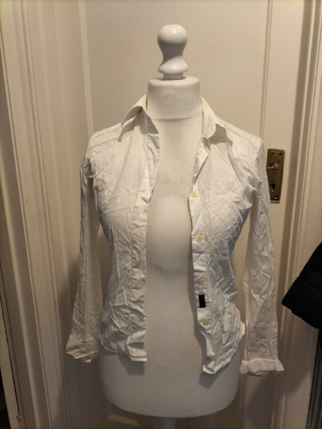 Ladies Calvin Klein Size 8 White Long Sleeved Blouse