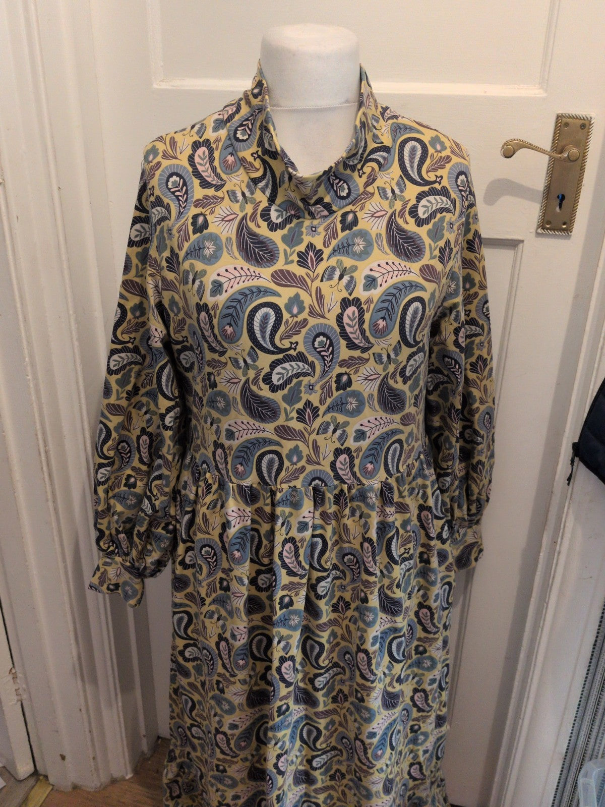 2xl(22-24) Yellow Leaf Patterned High Neck Long Sleeve Long Length Dress