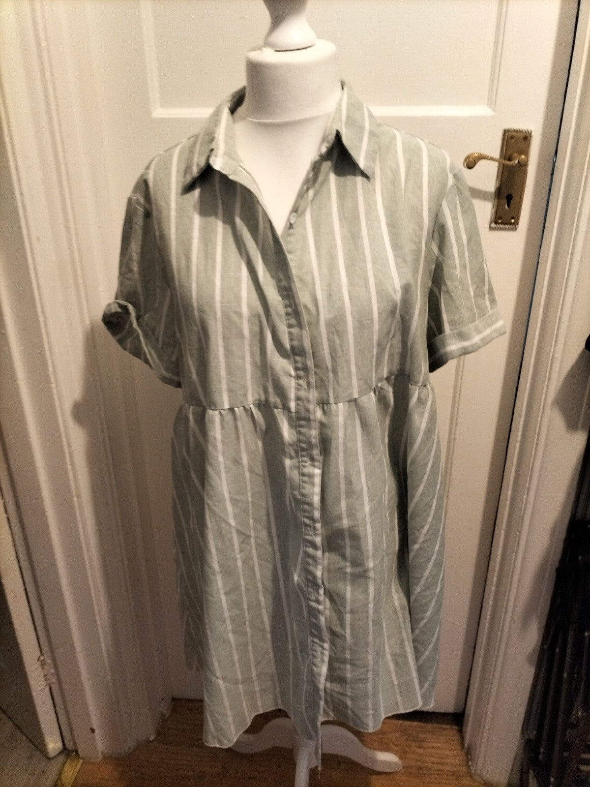 Ladies Shein Size XL Green And White Striped Buttoned Short Sleeved Dress
