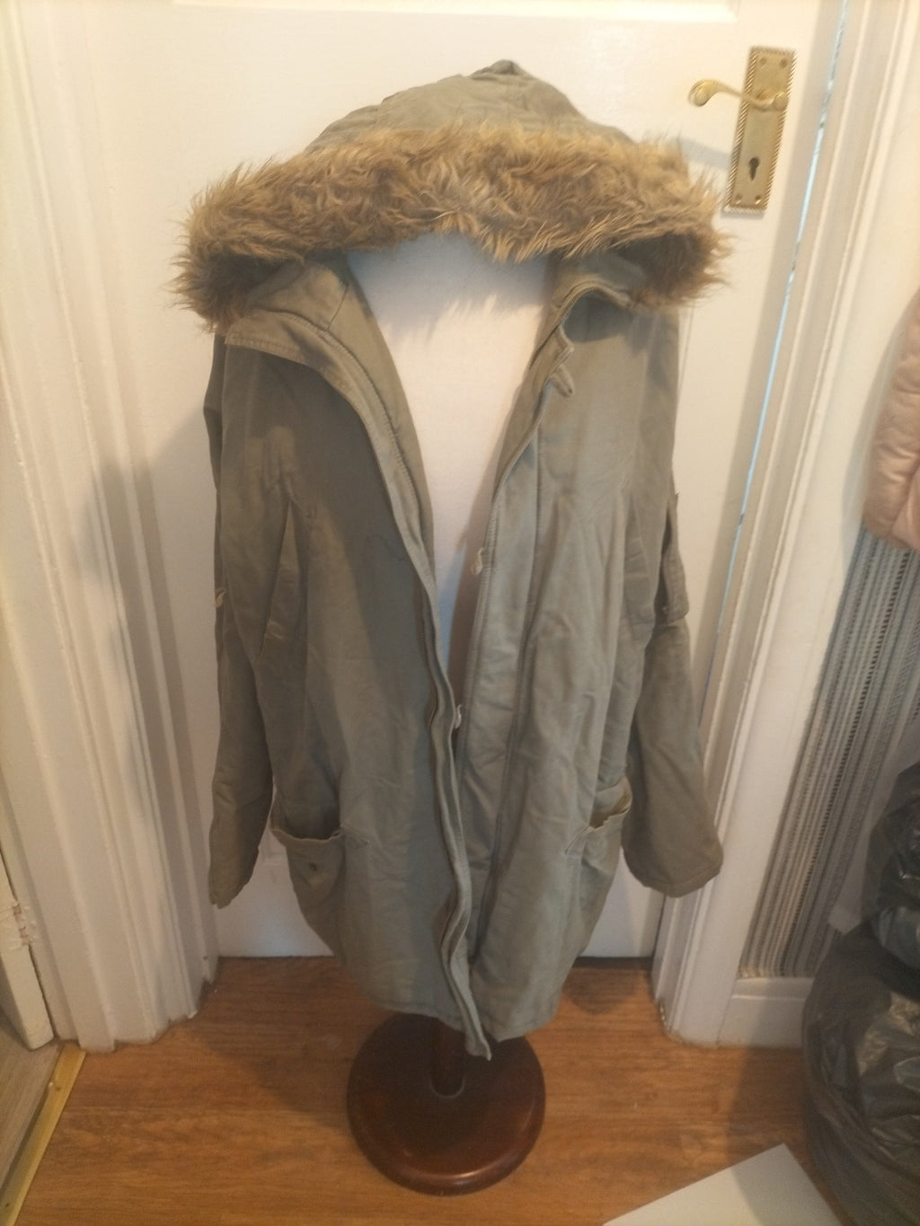Mens Lee Cooper Size XL Khaki Lined Long Sleeved Faux Fur Hood Coat