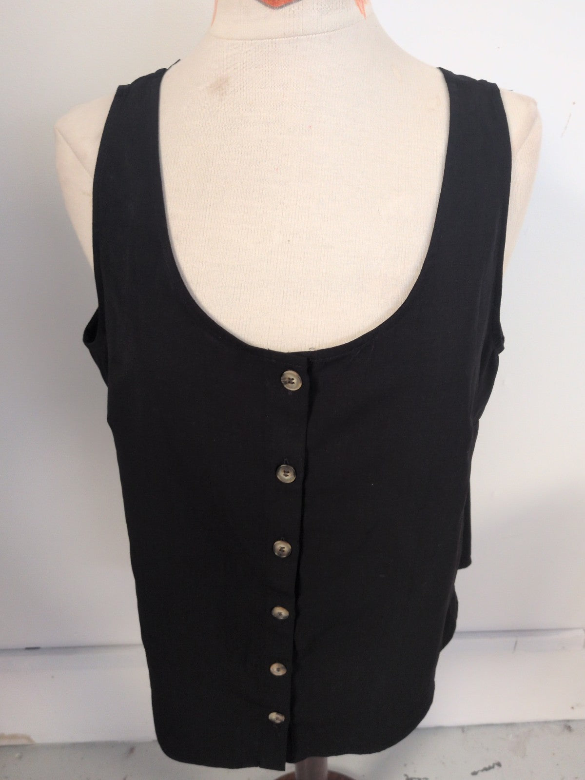 Tu 16 Black Buttoned Sleeveless Blouse